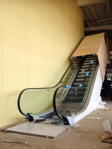 Boxing in a brand new escalator