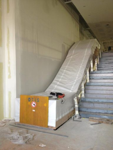 Boxing in a brand new escalator